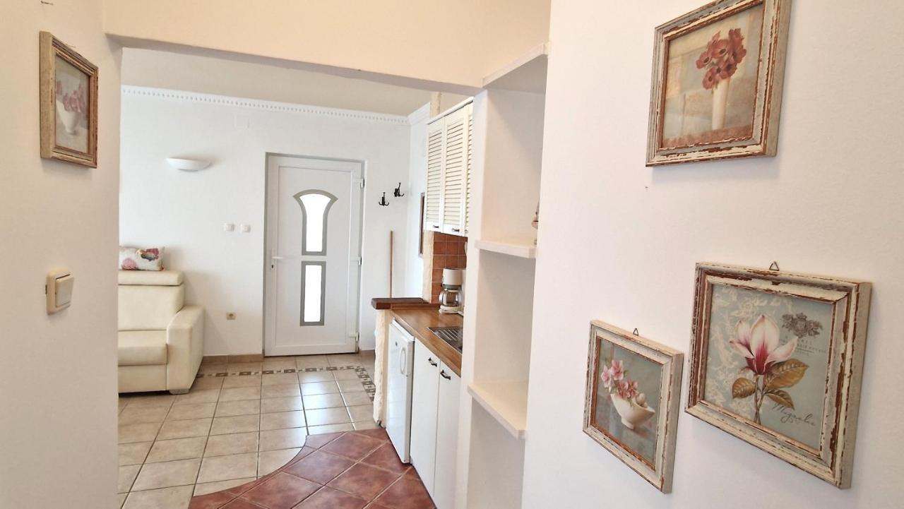 Apartment Damijan Крк Екстер'єр фото