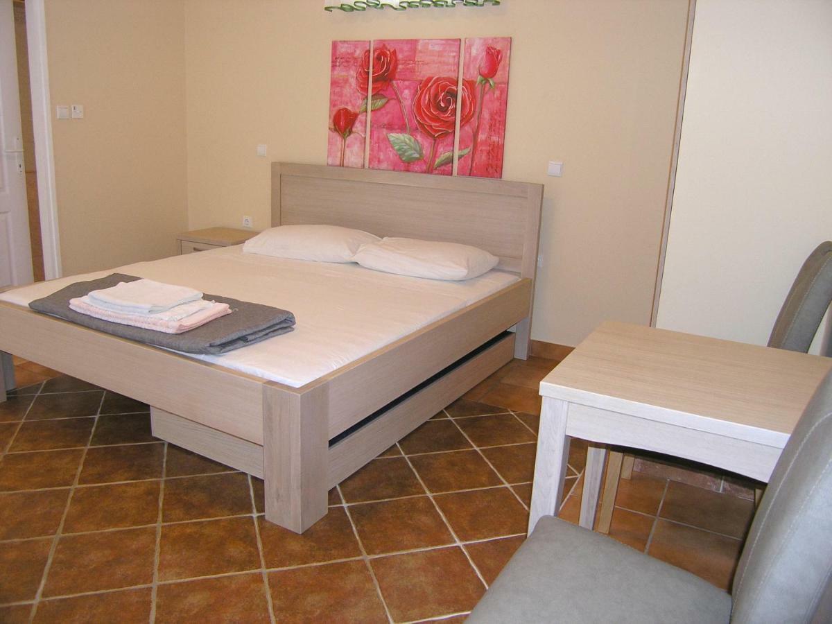 Apartment Damijan Крк Екстер'єр фото